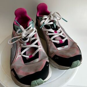 PUMA UltraRide Women's White/Pink Running Sneaker Sz 6.5